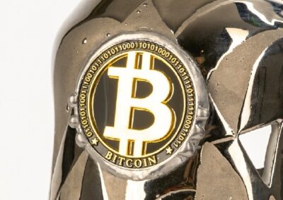 Váza „Odvrácená strana Bitcoinu“